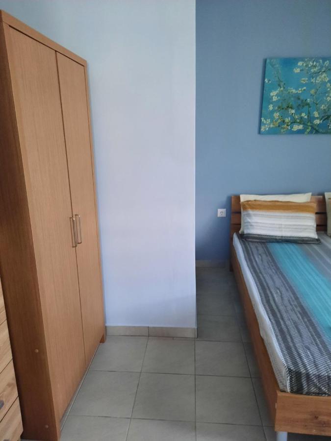Park view apartment in Paralia Dionisiou Esterno foto
